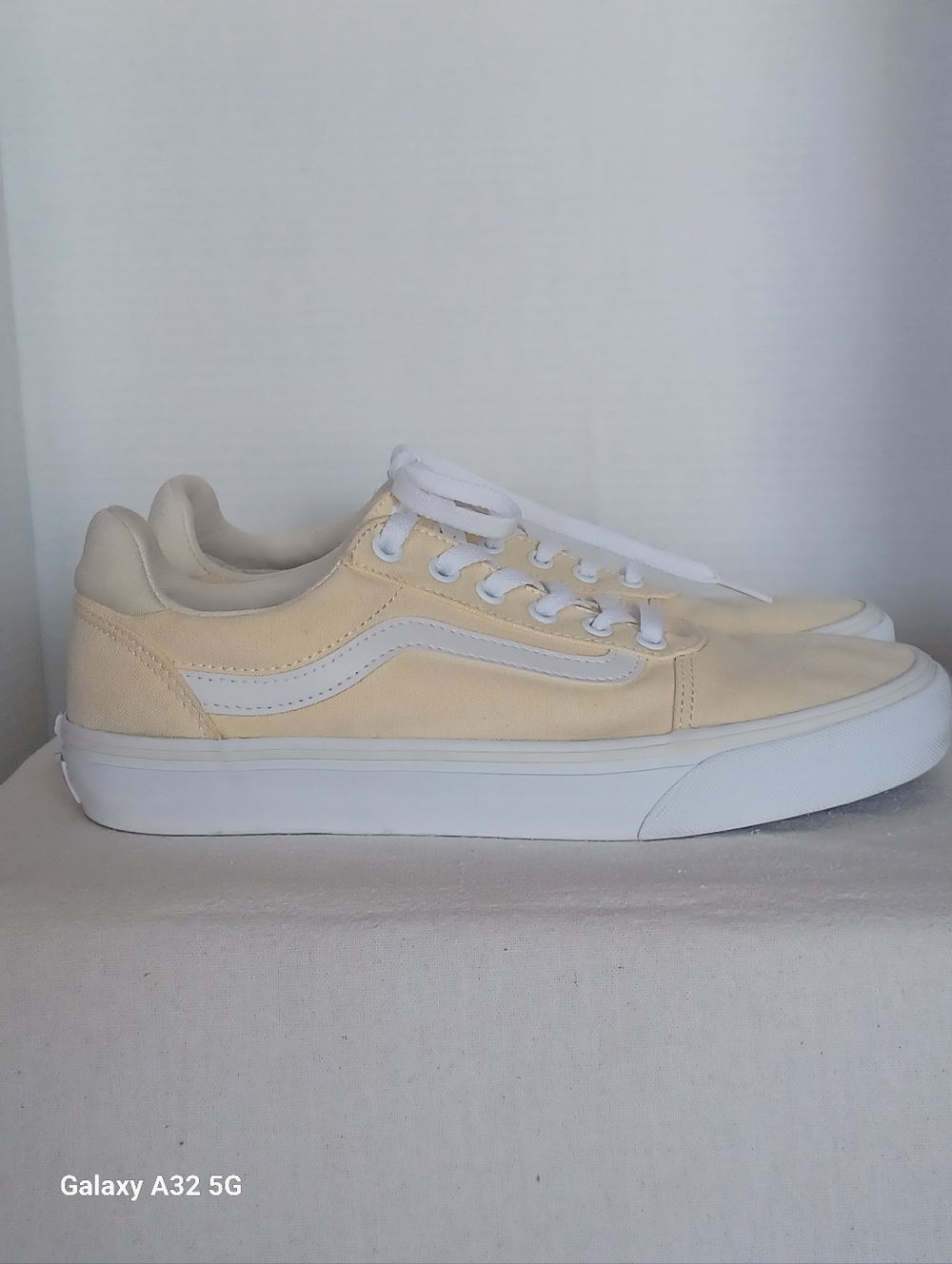 Vans Ward Deluxe sneakers in light yellow Womens Size 10
